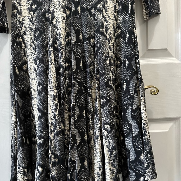 Joseph Ribkoff dress size 10 - Picture 4 of 11